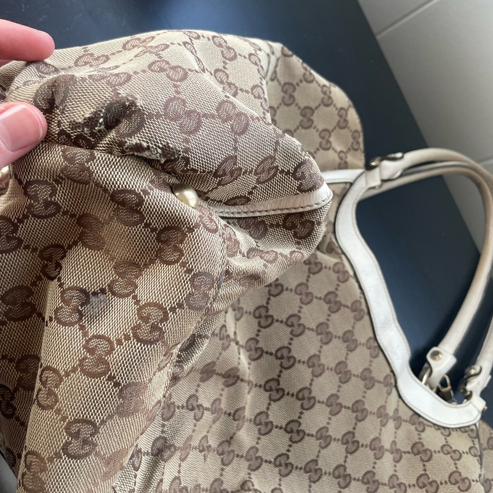 GUCCI CANVAS HOBO WITH SILVER HARDWARE - Picture 16 of 16
